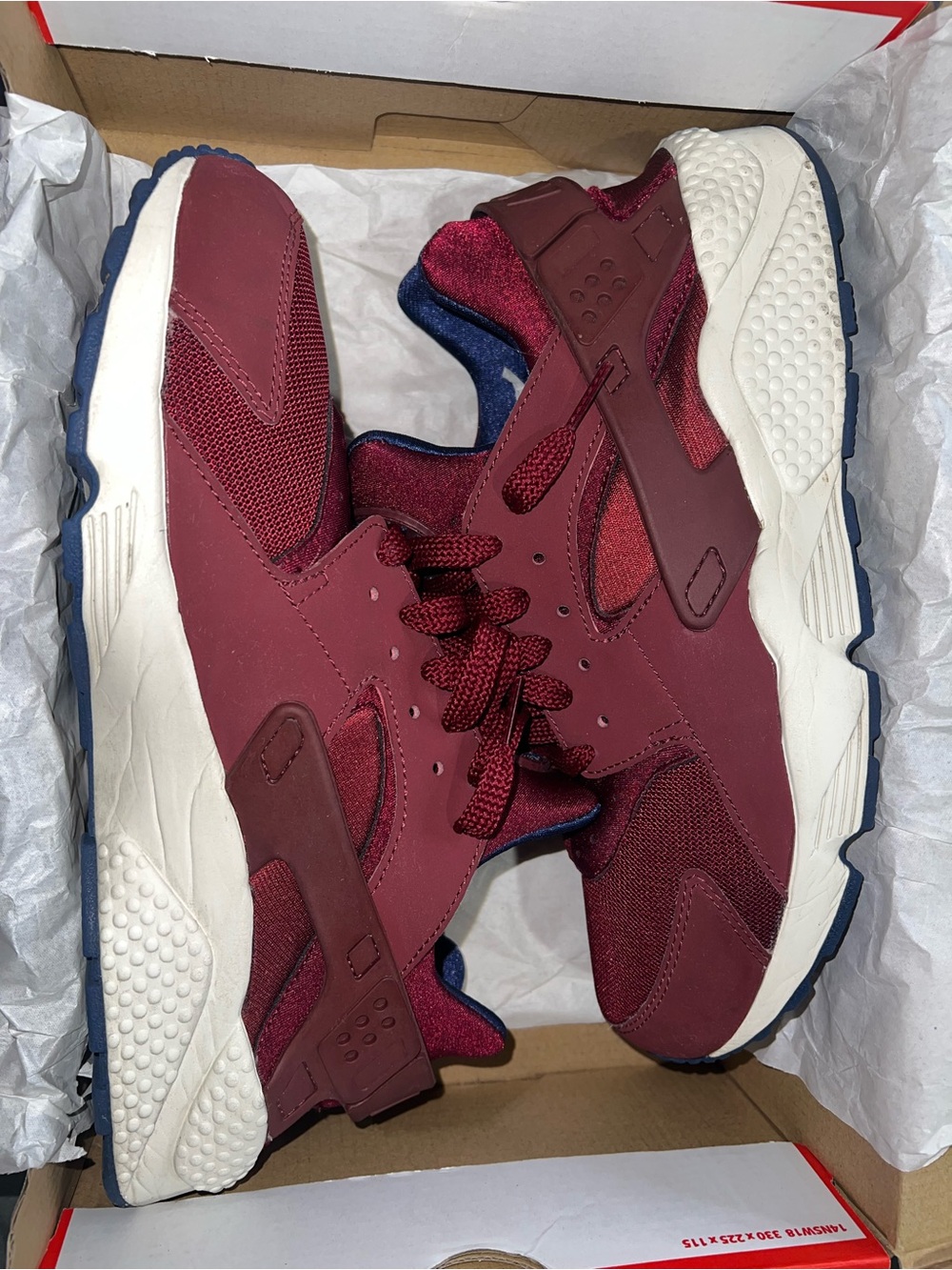 Men’s 10.5 Maroon Athletic Sneakers - Comfortable Everyday Shoe